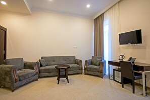 Deluxe Double or Twin Room, Mountain View, Mountainside | Living room | TV - Hotel Genio (Tbilisi)