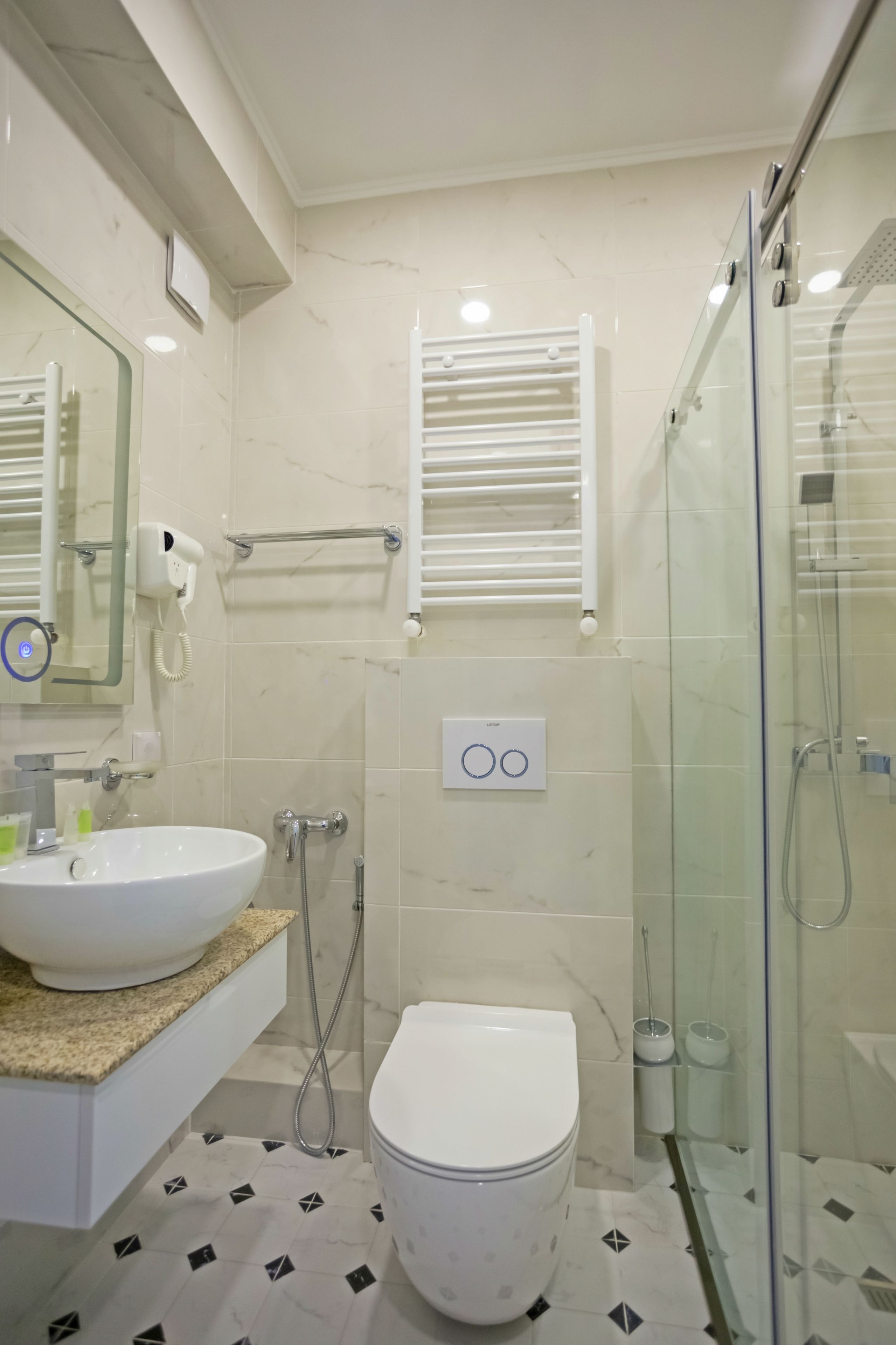 standard double or twin room | bathroom | shower, free toiletries, hair dryer, bathrobes