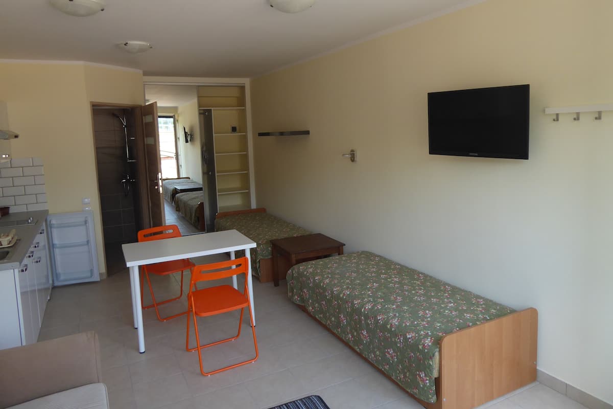 Studio | Living area