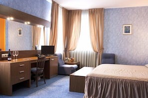 Estúdio | Roupas de cama premium, frigobar, cofres nos quartos, escrivaninha
