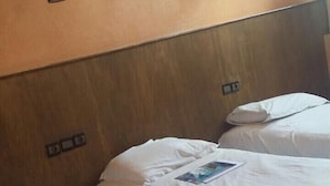 Triple Room | Cribs (free), WiFi (free) - Hôtel Farouk (Marrakech)