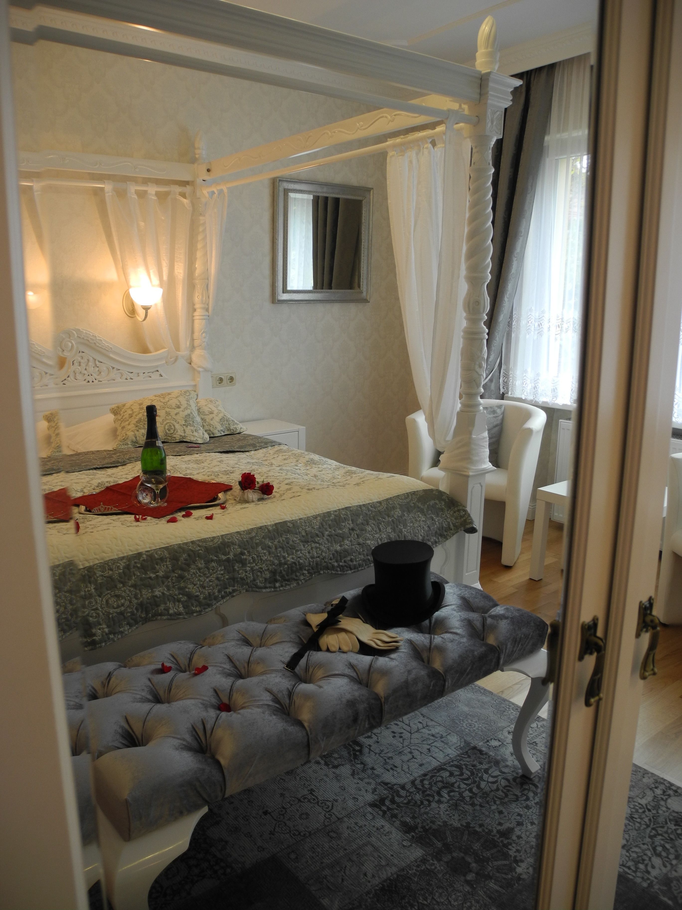 comfort double room | blackout curtains, iron/ironing board, free wifi, bed sheets