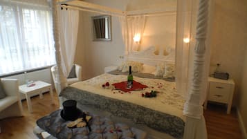 Comfort tweepersoonskamer | Verduisterende gordijnen, een strijkplank/strijkijzer, gratis wifi