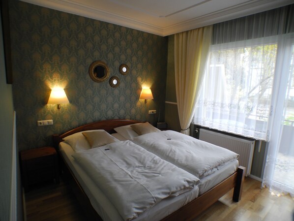 Comfort-Doppelzimmer | Verdunkelungsvorhänge, Bügeleisen/Bügelbrett, kostenloses WLAN