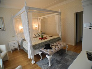 Habitación Confort doble | Cortinas opacas, tabla de planchar con plancha, wifi gratis