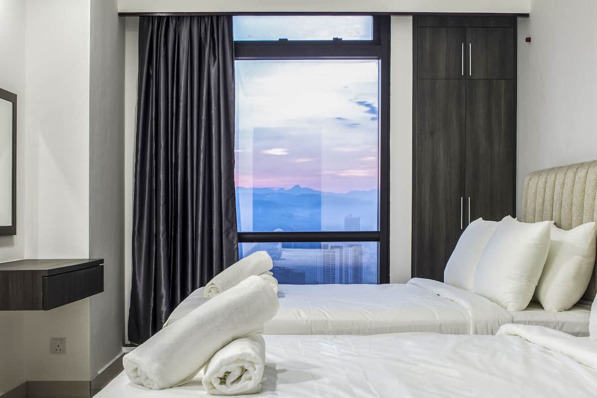 premier suite, tower | premium bedding, pillow-top beds, minibar, laptop workspace