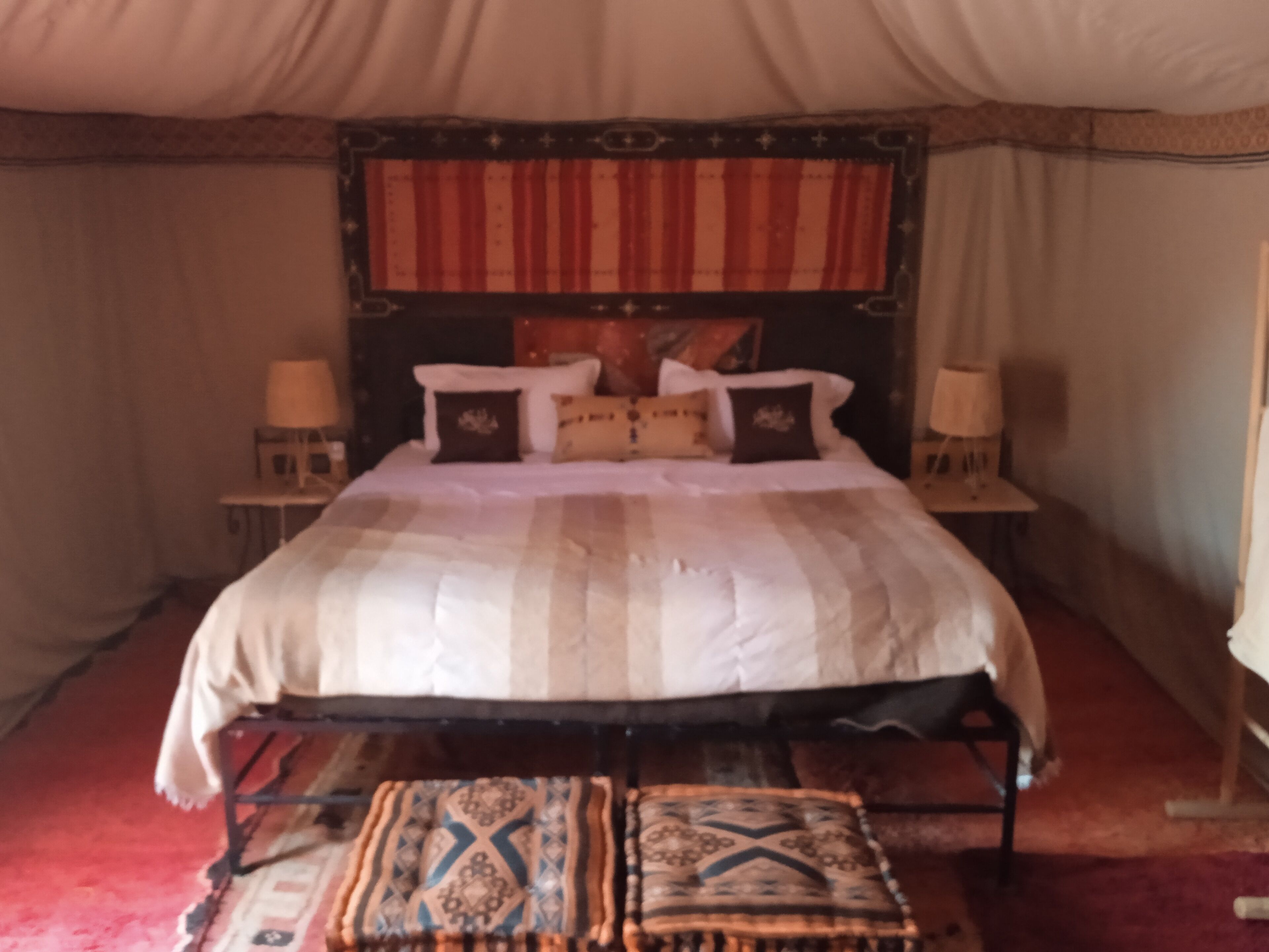 Tenda (Double) | 1 kamar tidur, seprai premium, dan tirai kedap cahaya