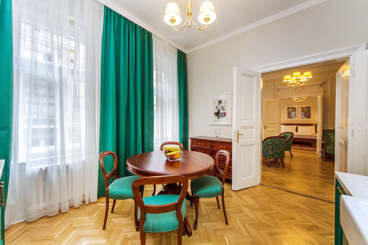 Executive Apartment | In-room dining