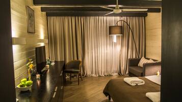 Premium bedding, minibar, in-room safe, desk