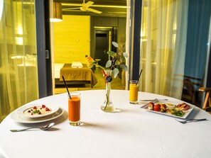 Outdoor dining - Chalet Greenwood (Zbunin)