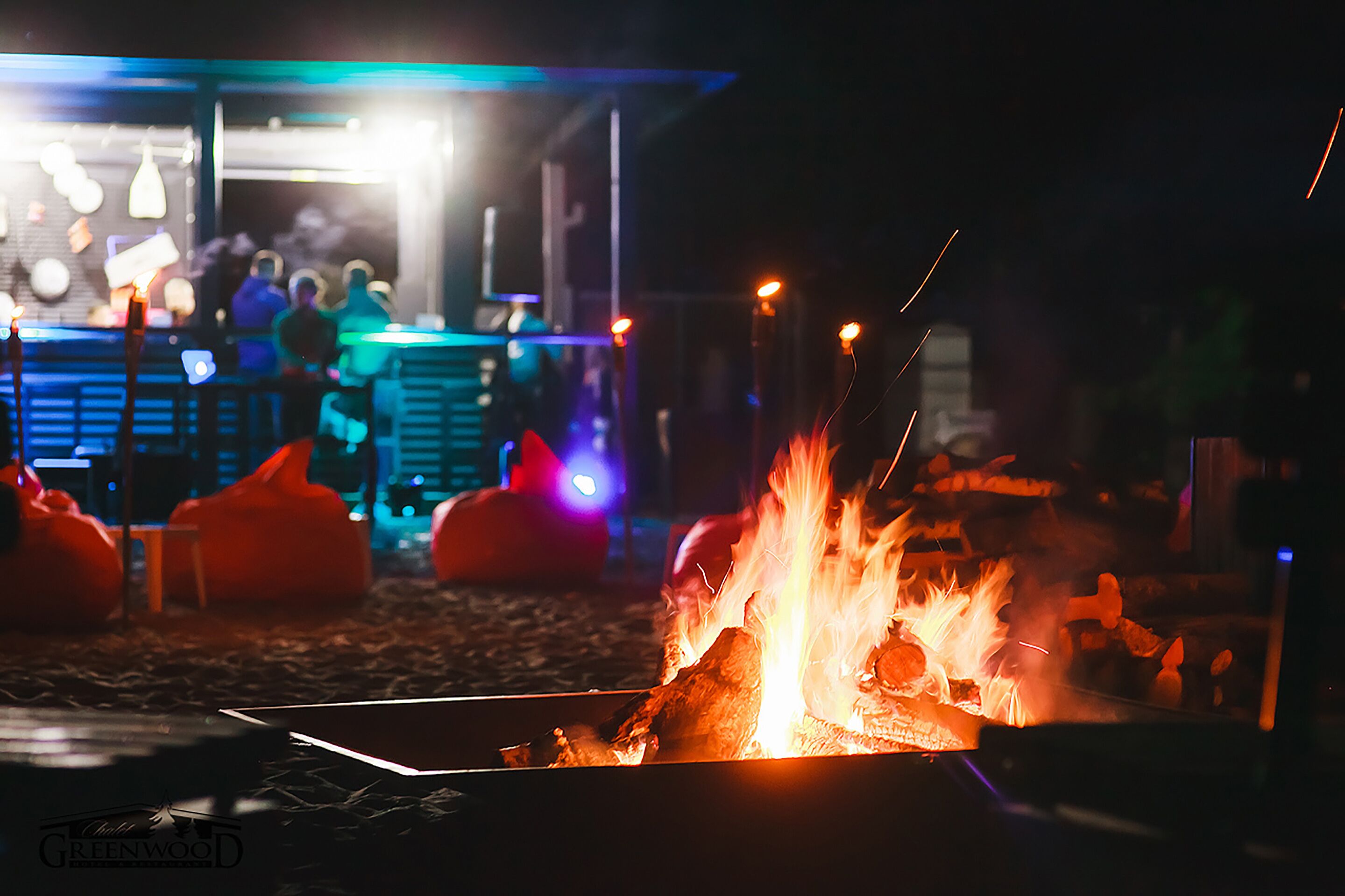 私家海滩、沙滩椅、排球、间海滩酒吧