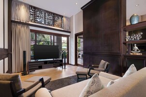 Presidential Suite, 1 King Bed, Balcony | Premium bedding, minibar, in-room safe, desk