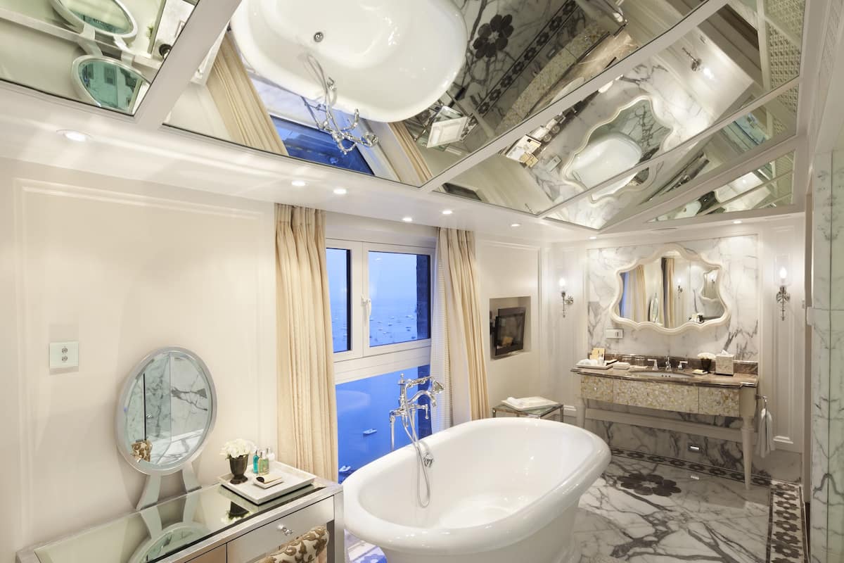 combined shower/bathtub, deep-soaking bathtub, rainfall showerhead