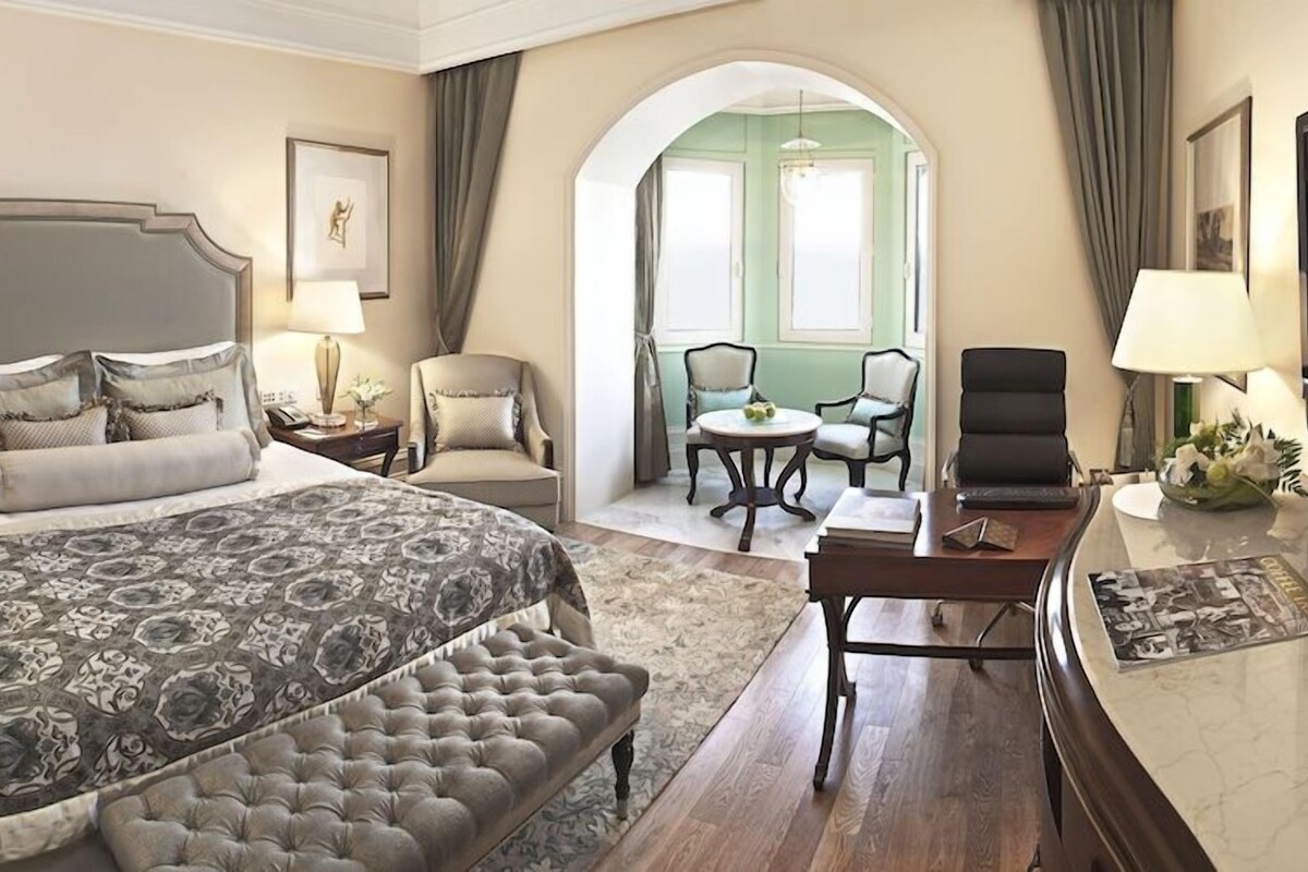 Premium bedding, minibar, in-room safe, desk