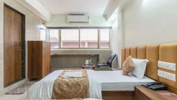 Deluxe AC Room | Desk, free WiFi