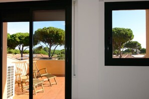 Family Villa, 3 Bedrooms, Pool Access, Garden View