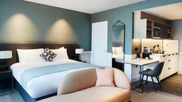 Hypo-allergenic bedding, in-room safe, desk, laptop workspace