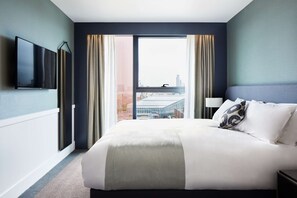 Hypo-allergenic bedding, in-room safe, desk, laptop workspace - Hyatt House Manchester (Manchester)