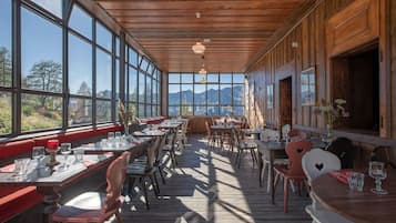 2 restaurants, French cuisine