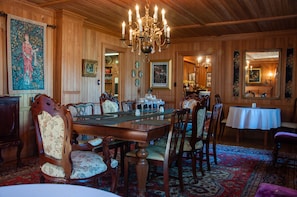 Dining - The Castle B&B on Silver Lake Harbor (Ocracoke)