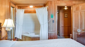 Room, 1 Queen Bed | Premium bedding, free WiFi, individually decorated - The Castle B&B on Silver Lake Harbor (Ocracoke)