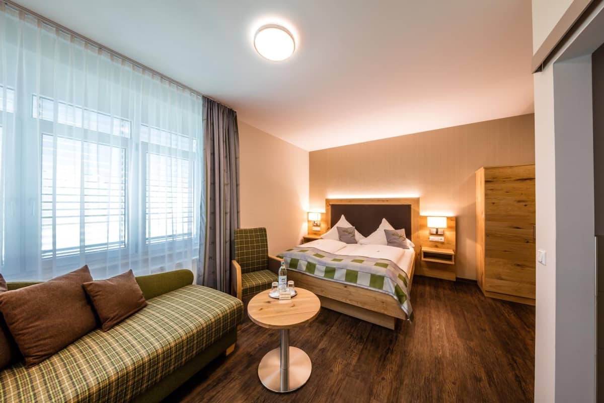 1 bedroom, hypo-allergenic bedding, in-room safe, desk