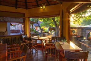 Interior detail - Africlassic River Lodge- Rivonia (Sandton)