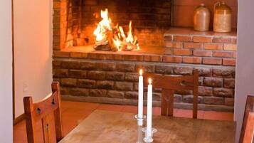 Familien-Ferienhaus, 2 Schlafzimmer | Essbereich im Zimmer