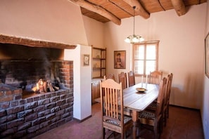 In-room dining - Red Stone Hills (Oudtshoorn)