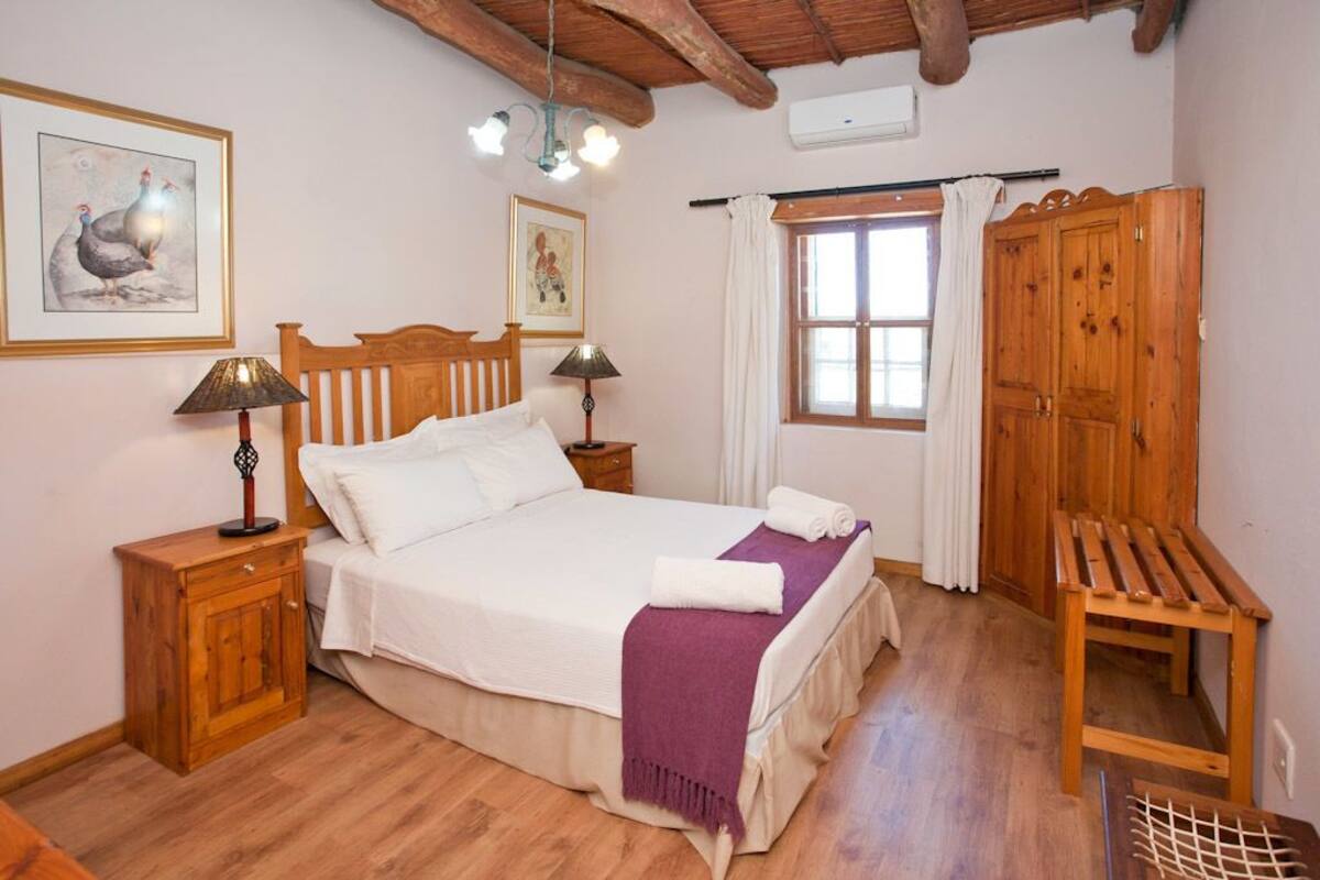 Ostrich Palace 