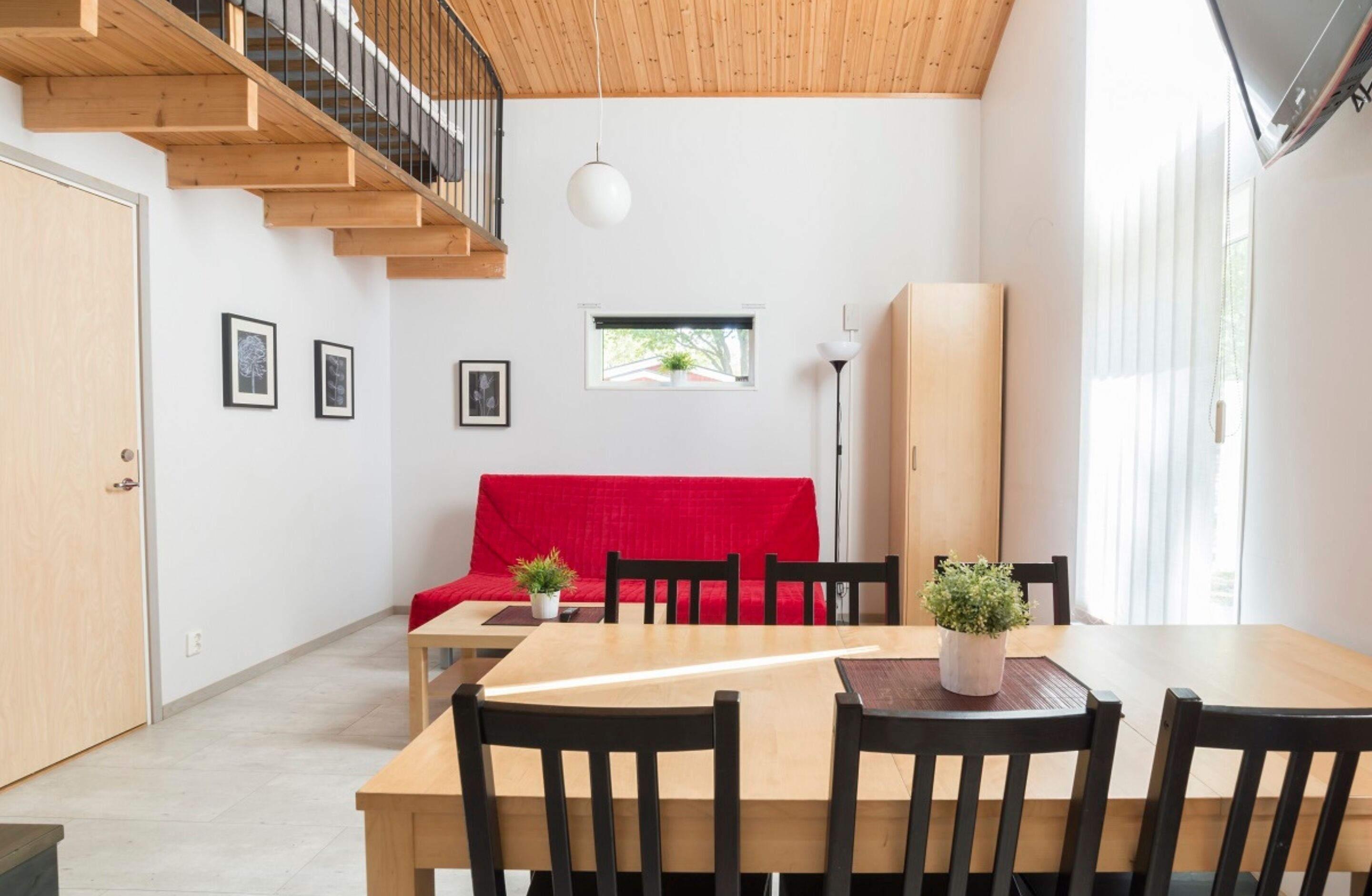Cabin | Living area | Flat-screen TV