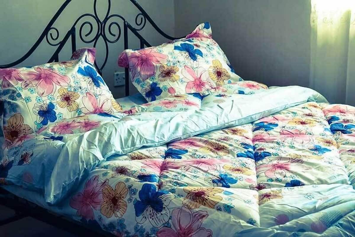 Free WiFi, bed sheets