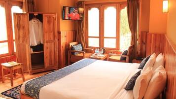 Deluxe Double Room Single Use, 1 Bedroom, Hill View | Desk, rollaway beds, free WiFi
