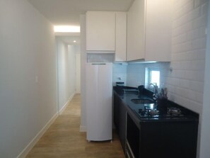 Traditional Apartment, Accessible, Kitchen | Private kitchen | Fridge, microwave, cookware/dishes/utensils