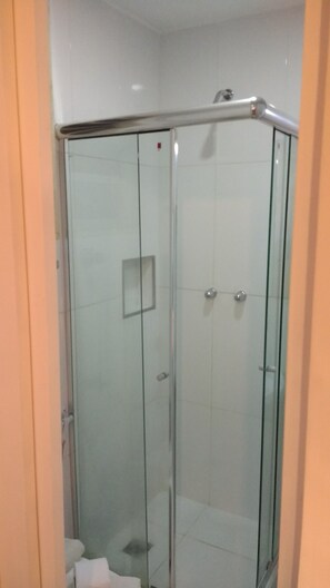 Traditional Apartment | Bathroom shower - Ipanema Studio - RVP585-403 (Rio de Janeiro)
