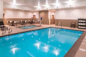 Indoor pool, sun loungers - EVEN Hotel Eugene by IHG (Eugene)