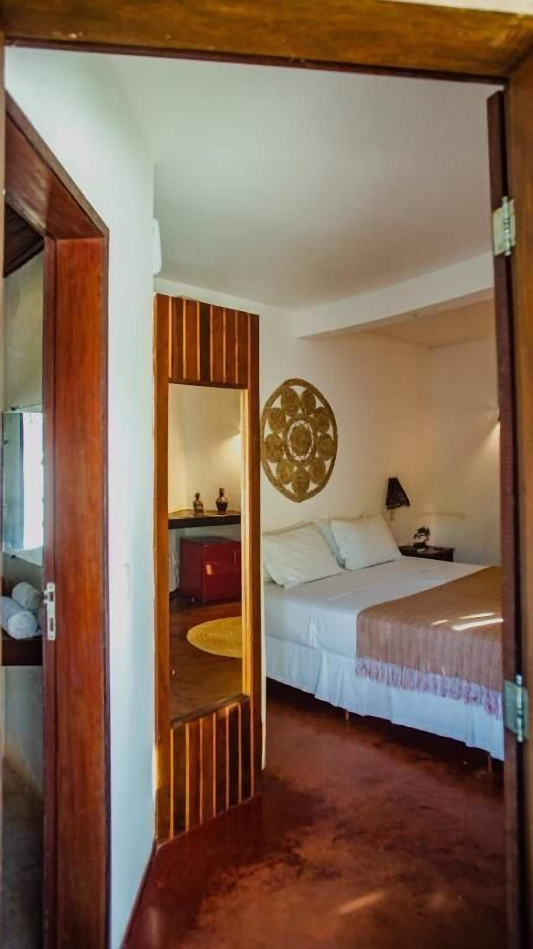 Exclusive Double Room | Bathroom | Free toiletries, towels, soap, toilet paper