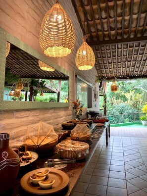 Free daily buffet breakfast