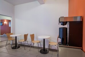 Coffee service - Motel 6 Sudbury, ON (Sudbury)