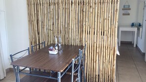 Family Cottage, 1 Bedroom, Sea View | In-room dining
