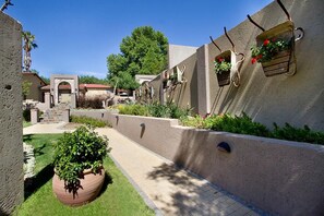 Exterior - Africlassic Garden Lodge (Sandton)