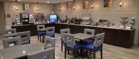 Petit déjeuner complet compris tous les jours