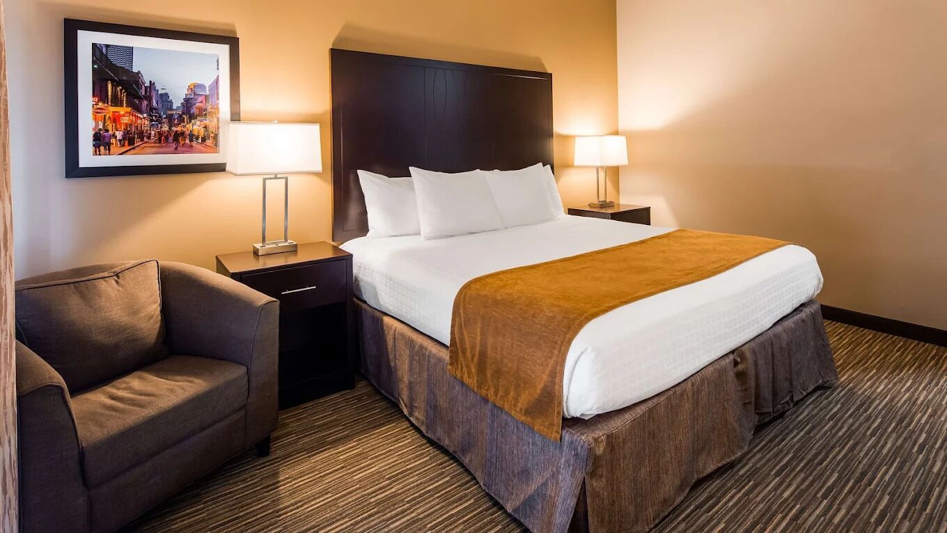 Standard Single Room, 1 King Bed, Non Smoking | Desk, free WiFi, bed sheets