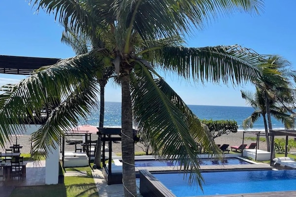 3 outdoor pools, sun loungers