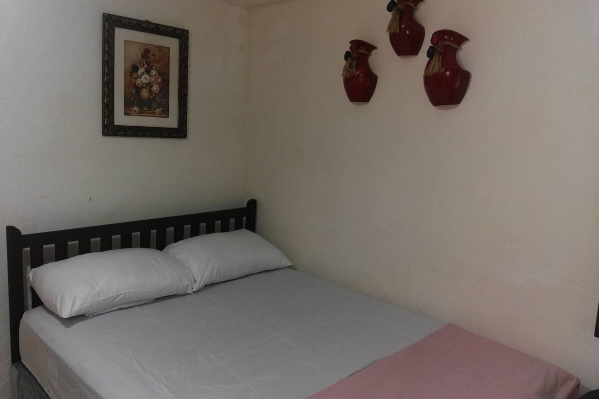 Premium bedding, free WiFi, wheelchair access