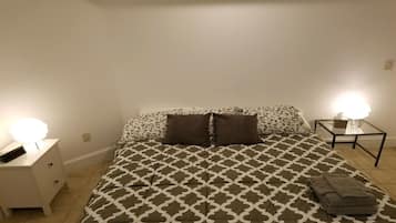 2 bedrooms, desk, iron/ironing board, travel crib