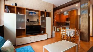 Fernseher, DVD-Player, Stereoanlage