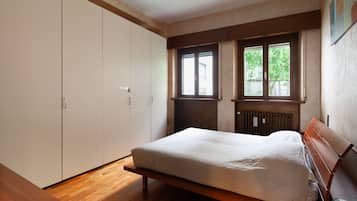 2 habitaciones, escritorio, tabla de planchar con plancha y wifi gratis