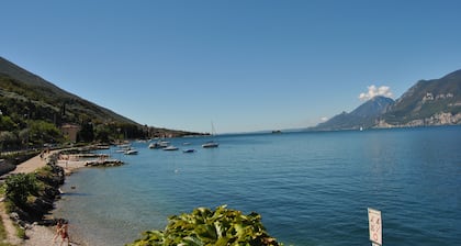 Romantic apartment with wonderful lake view parking space wi-fi tv sat