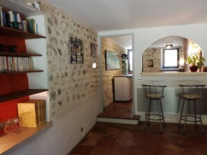 Interior - DROME-LIMIT VAUCLUSE-GÎTE WITH SWIMMING POOL - PANORAMIC VIEW (Vinsobres)
